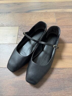 Women’s Black Mary Jane Square-Toe Flats with Buckle Strap